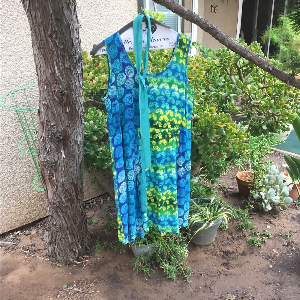 Sams World dress. Short empire style. Pockets.